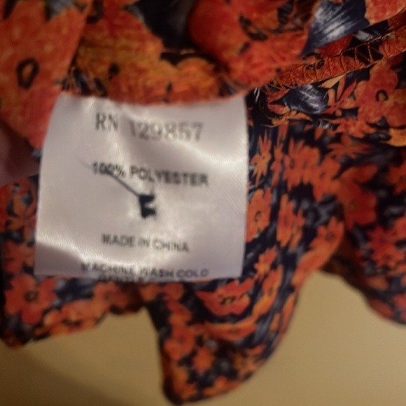 Red and Black Pleated Long Sleeve Sundress - Picture 5 of 9